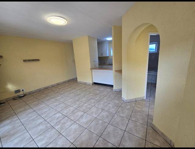 2 BEDROOM TOWNHOUSE FOR SALE IN WINCHESTER HILLS EXT 3